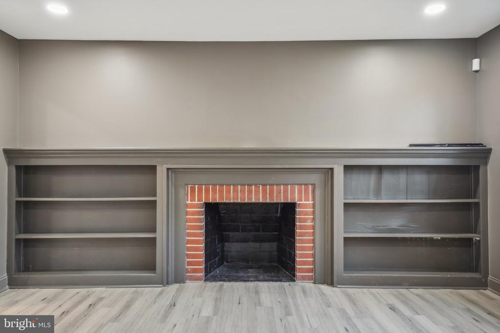 6605 KARLSON COURT