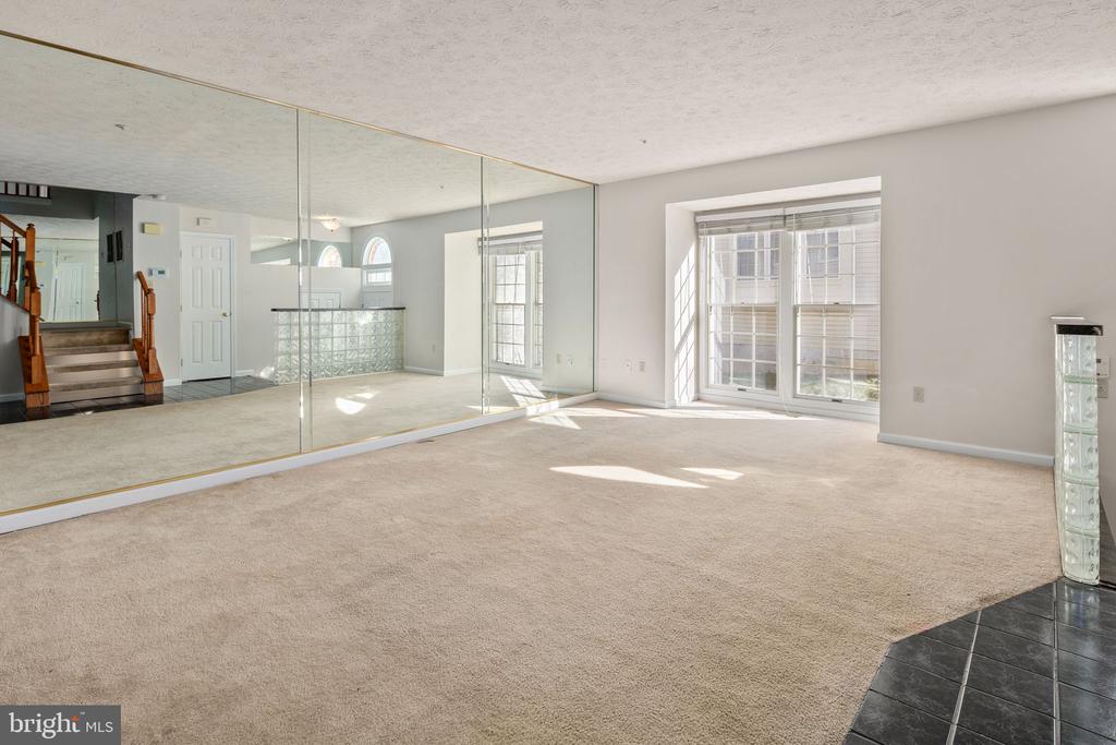 11108 SOUTHLAKES DRIVE