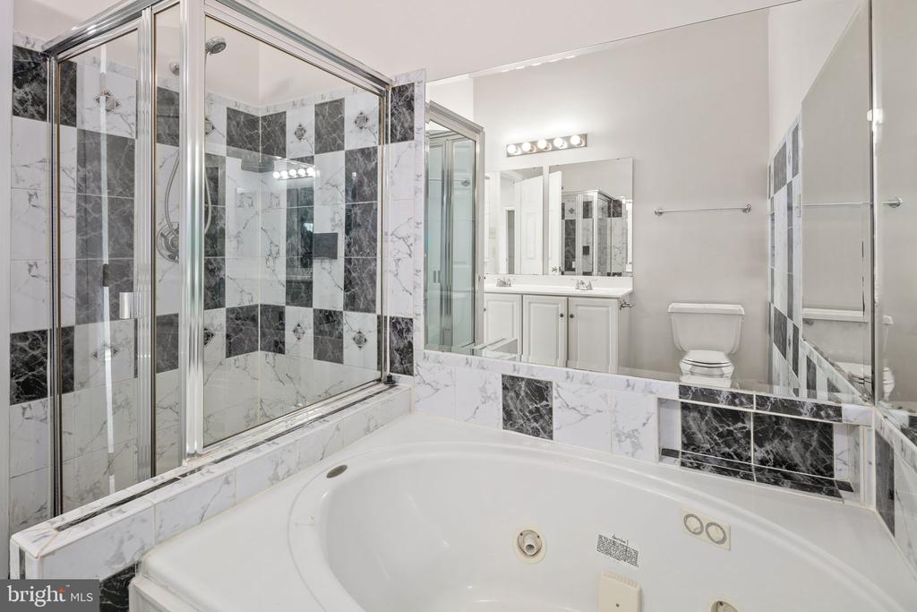 11108 SOUTHLAKES DRIVE