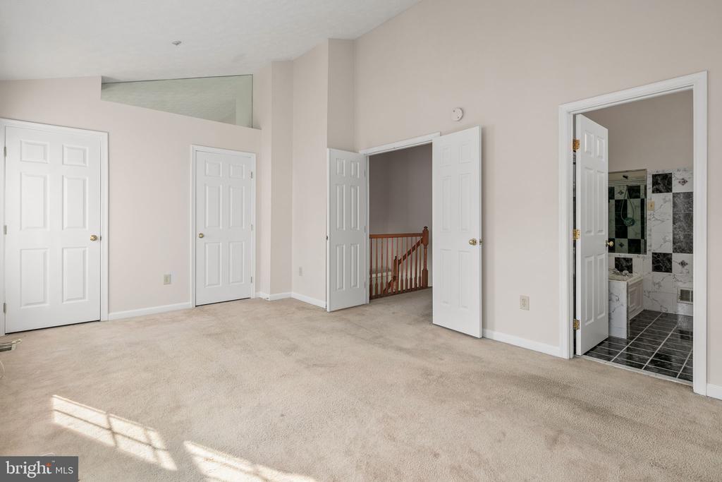 11108 SOUTHLAKES DRIVE