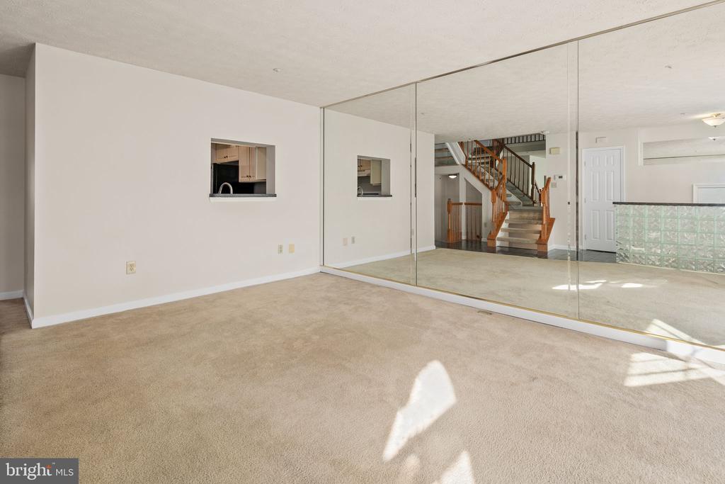 11108 SOUTHLAKES DRIVE