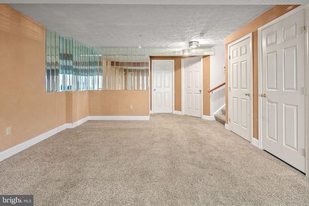 11108 SOUTHLAKES DRIVE