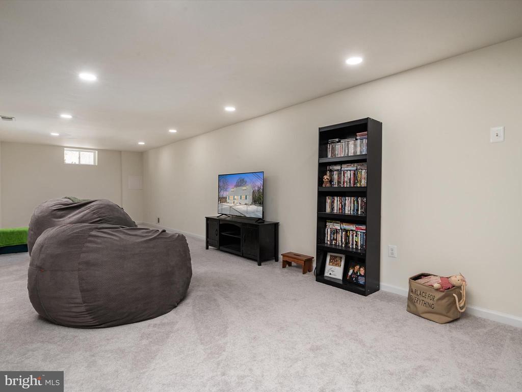 14720 CRESCENT DRIVE