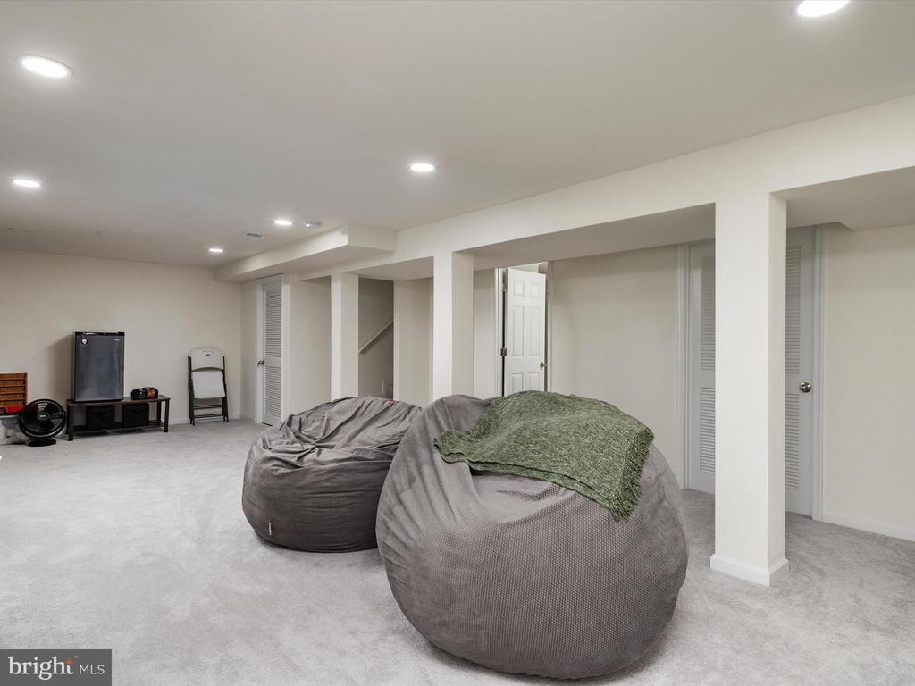 14720 CRESCENT DRIVE