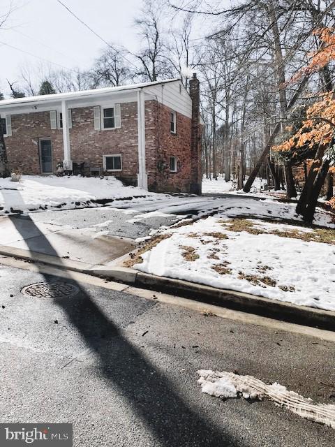 7911 COLONIAL LANE