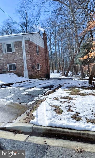 7911 COLONIAL LANE