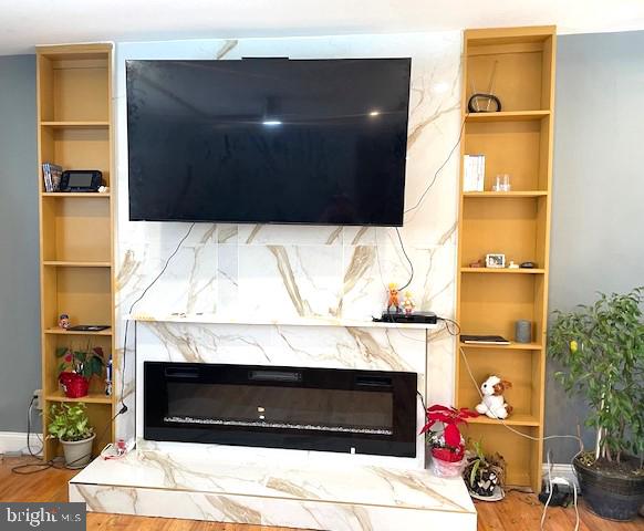 7911 COLONIAL LANE