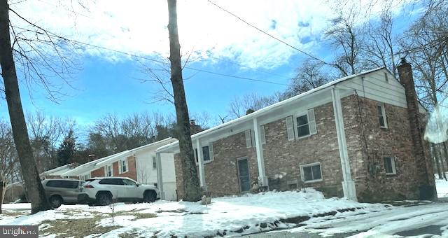 7911 COLONIAL LANE