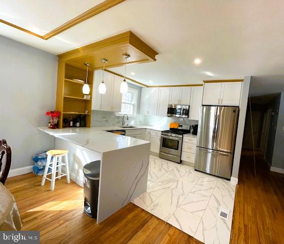 7911 COLONIAL LANE