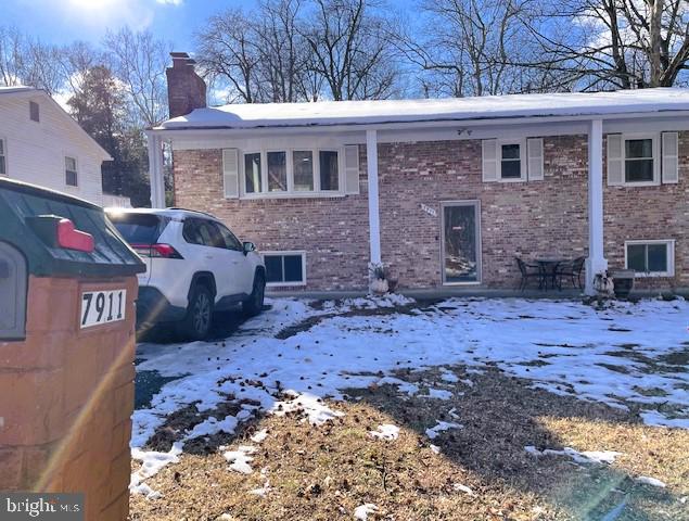 7911 COLONIAL LANE