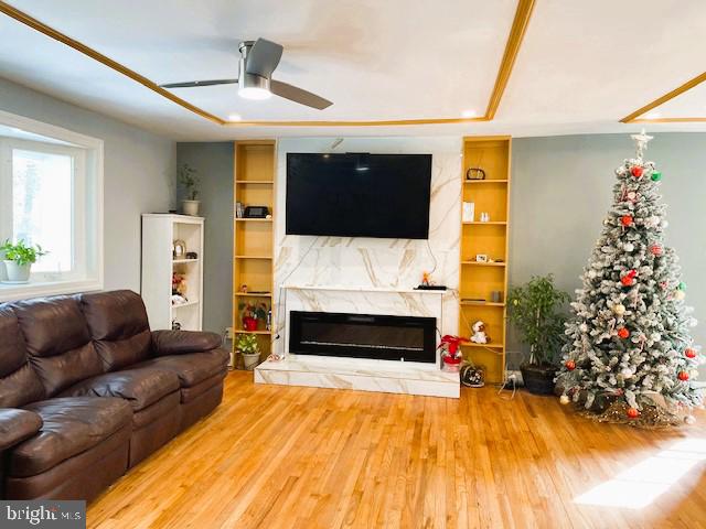 7911 COLONIAL LANE