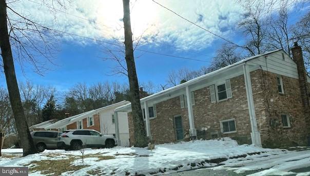 7911 COLONIAL LANE