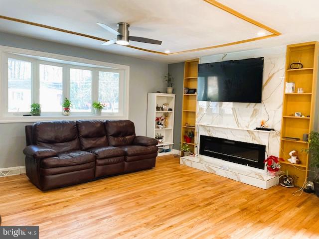 7911 COLONIAL LANE