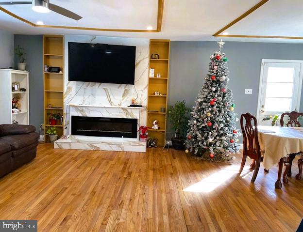 7911 COLONIAL LANE