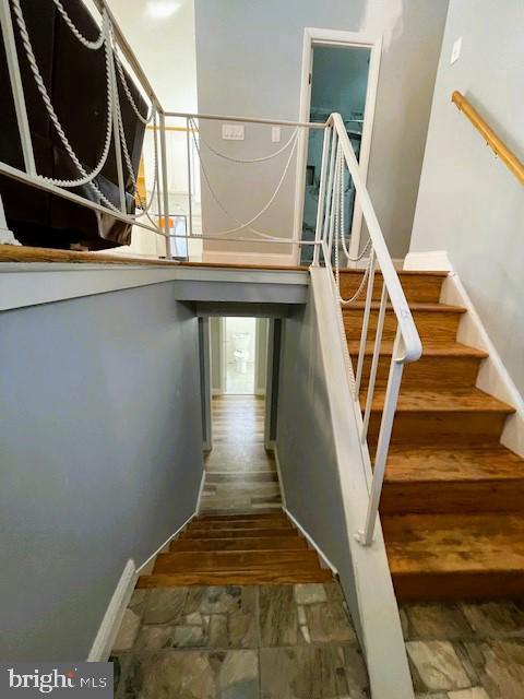 7911 COLONIAL LANE