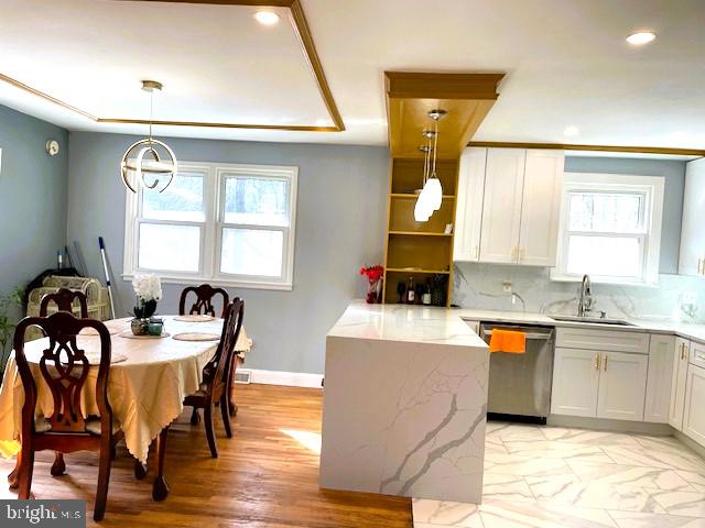 7911 COLONIAL LANE