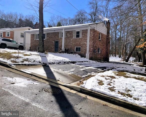 7911 COLONIAL LANE