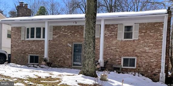7911 COLONIAL LANE
