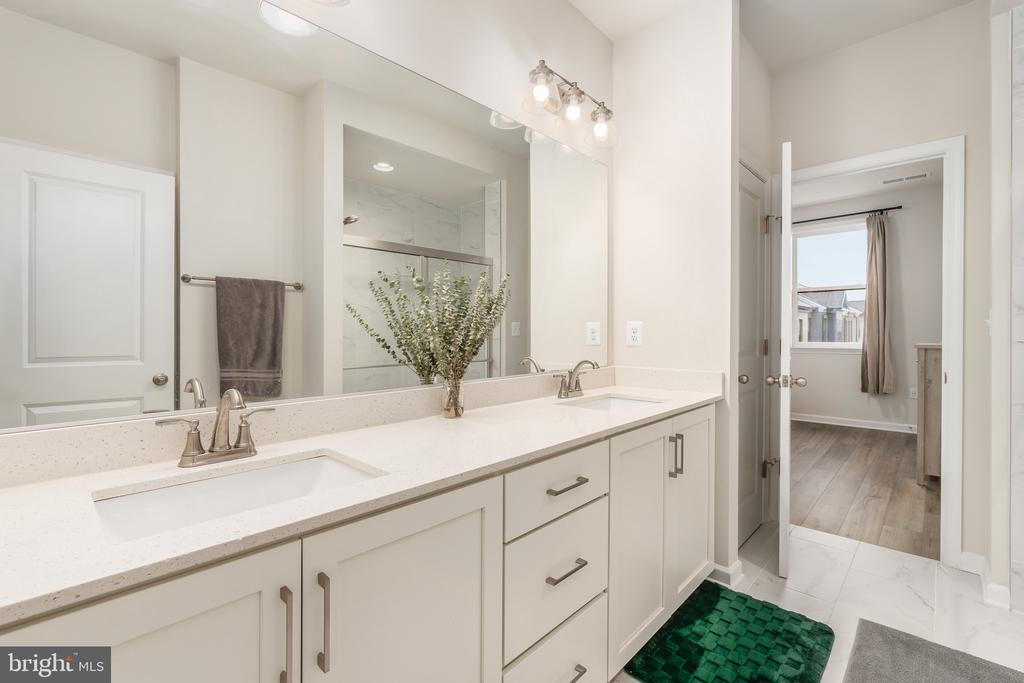 4803 VISTA GREEN LANE