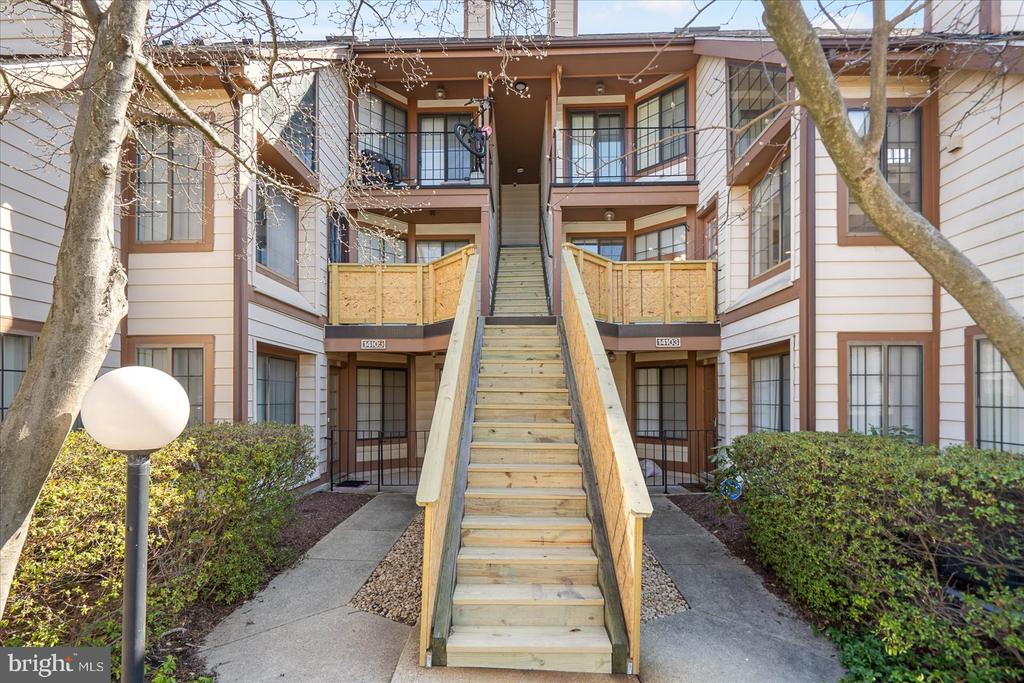 14103 WILLIAM STREET E 15-E