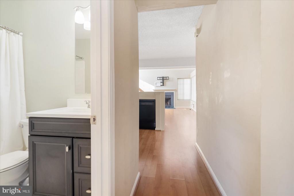 14103 WILLIAM STREET E 15-E