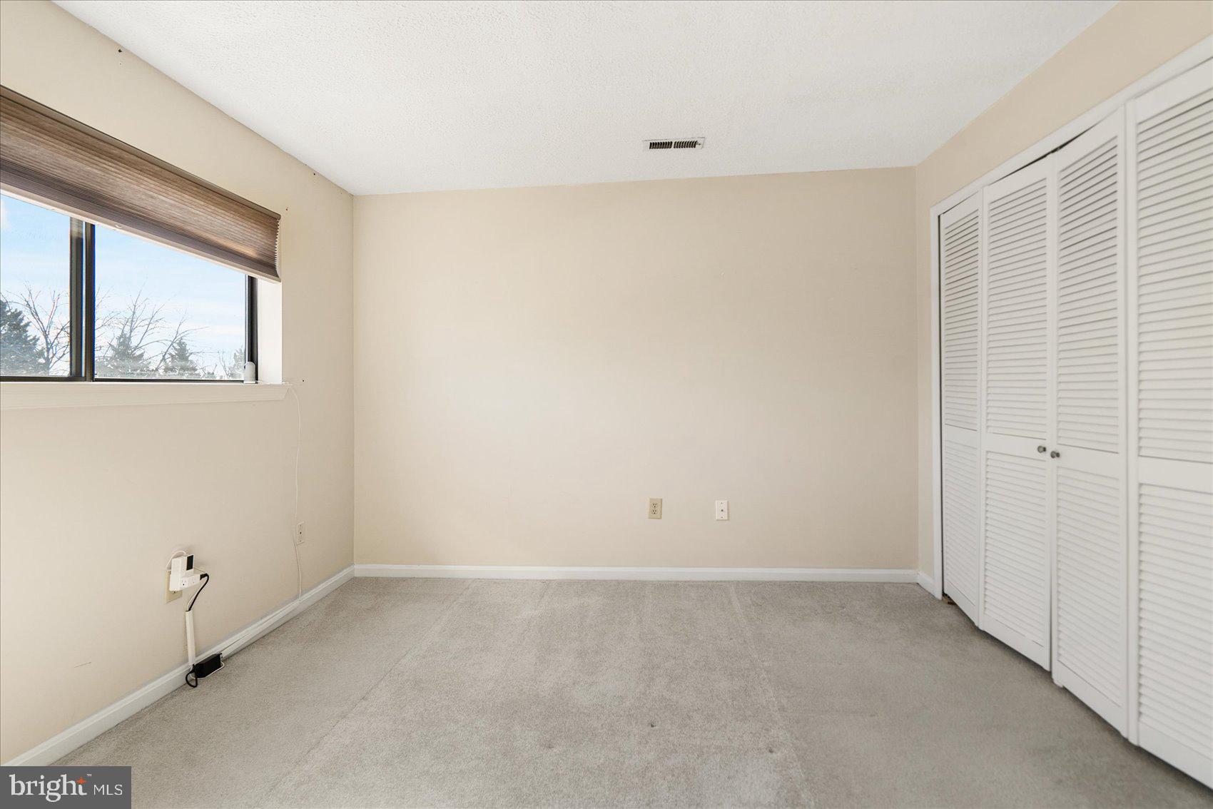 14103 WILLIAM STREET E 15-E