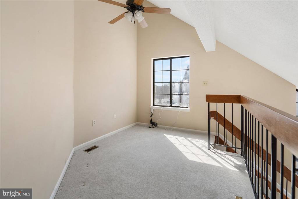 14103 WILLIAM STREET E 15-E