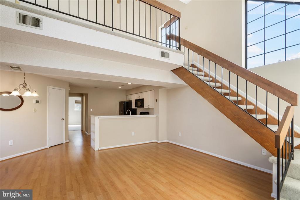 14103 WILLIAM STREET E 15-E
