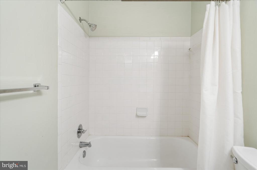 14103 WILLIAM STREET E 15-E