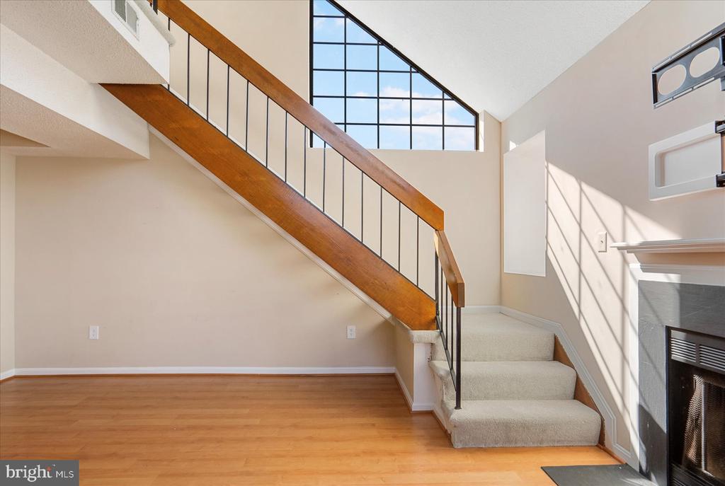 14103 WILLIAM STREET E 15-E