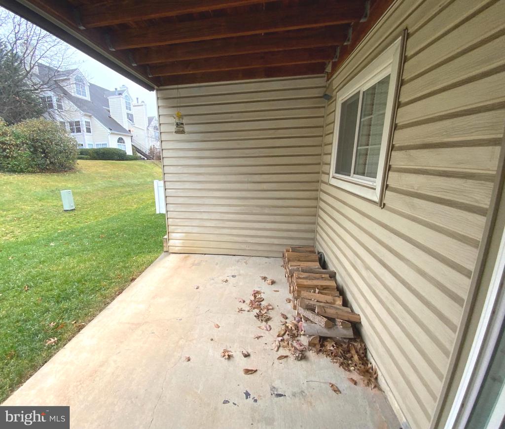 7904 CROWS NEST COURT 12