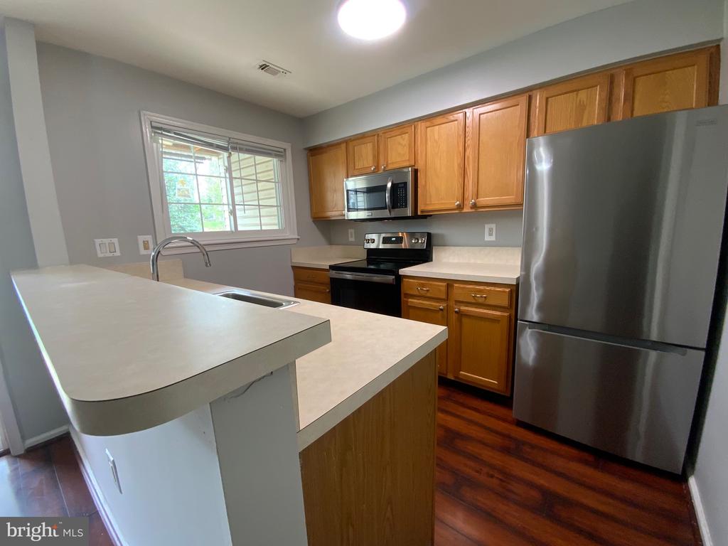 7904 CROWS NEST COURT 12