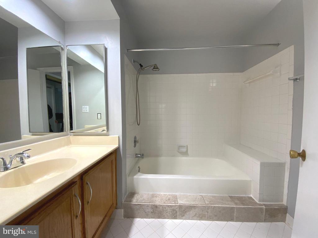 7904 CROWS NEST COURT 12