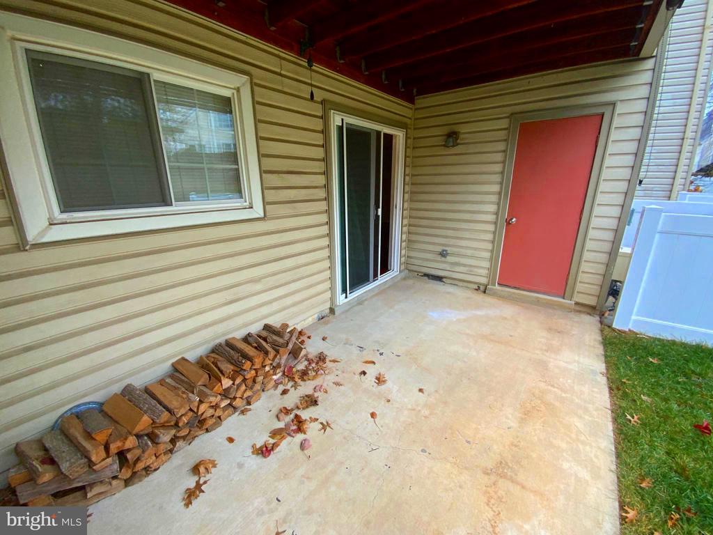7904 CROWS NEST COURT 12