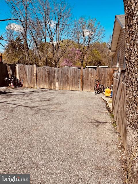 7504 CLINTON VISTA LANE