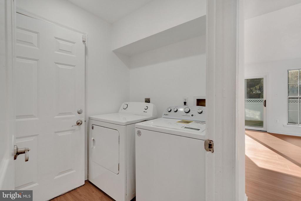 404 RED LEAF COURT