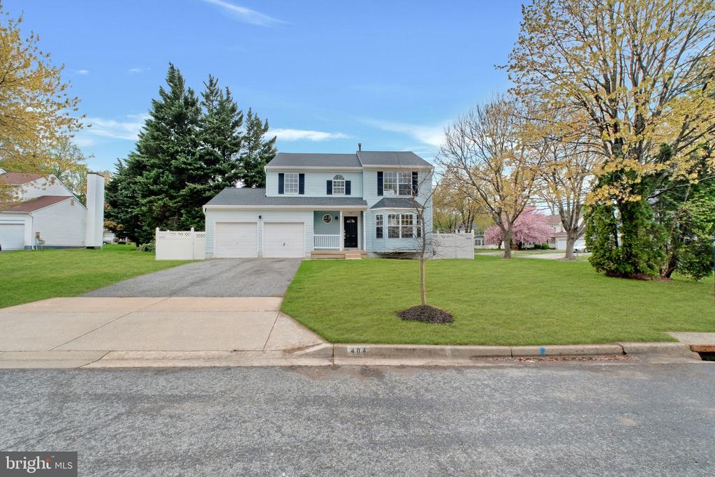 404 RED LEAF COURT