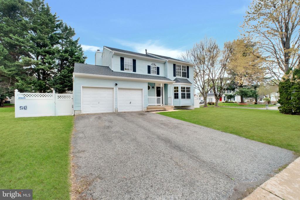 404 RED LEAF COURT