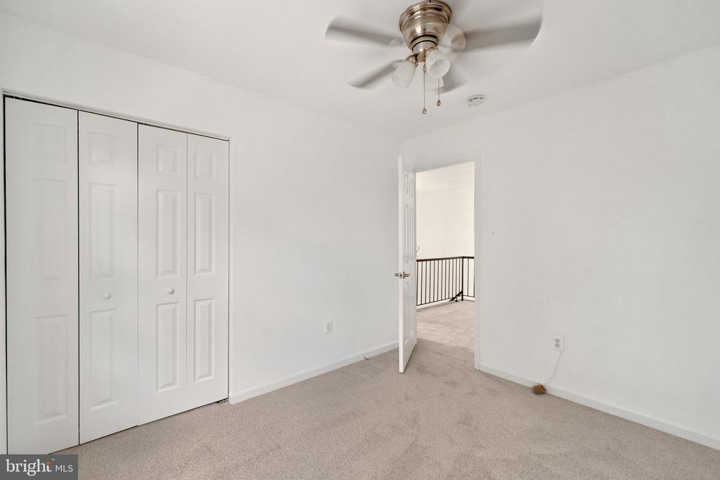 404 RED LEAF COURT