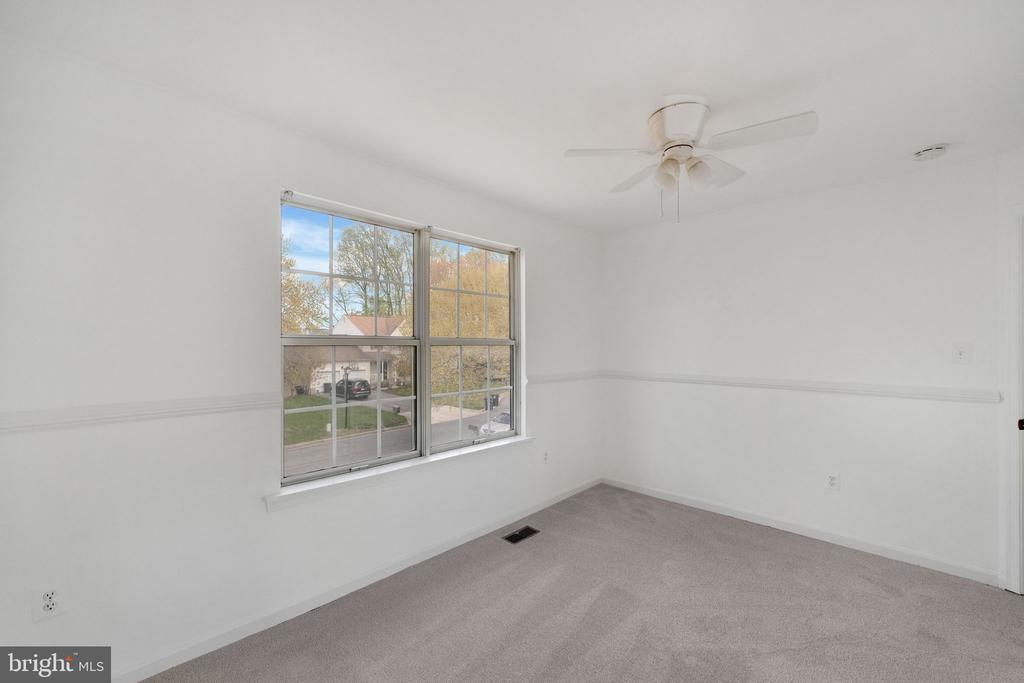 404 RED LEAF COURT