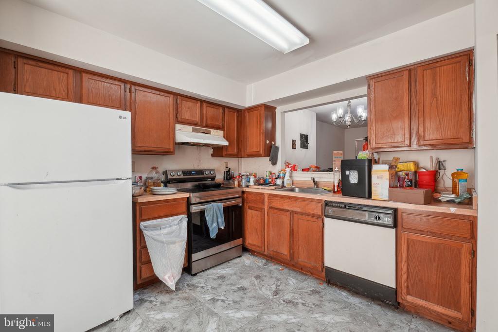 14826 LONDON LANE