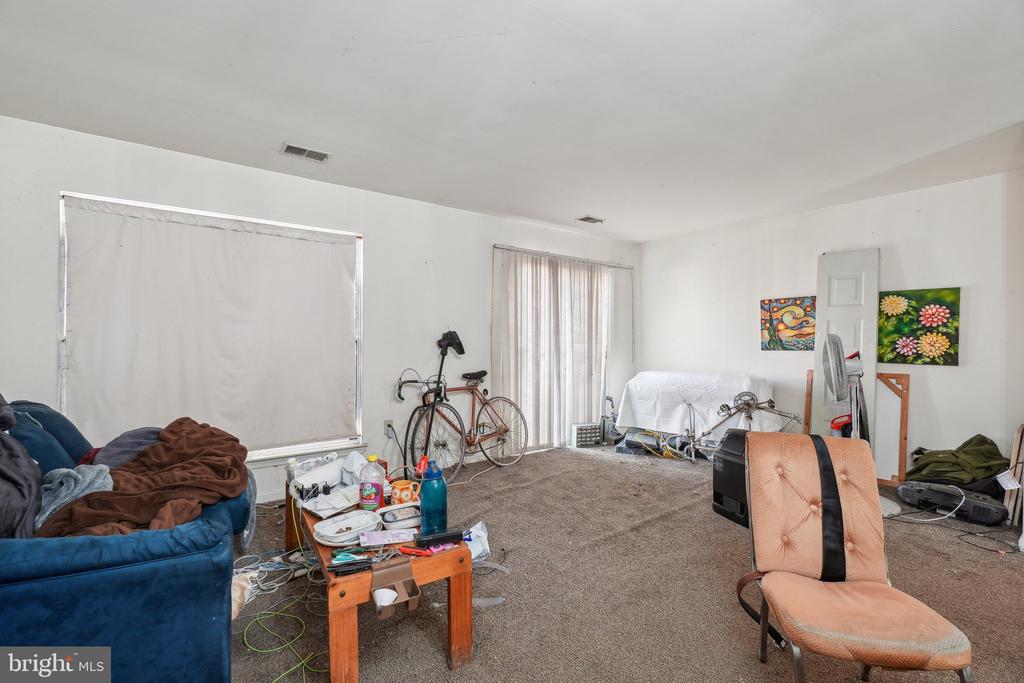 14826 LONDON LANE