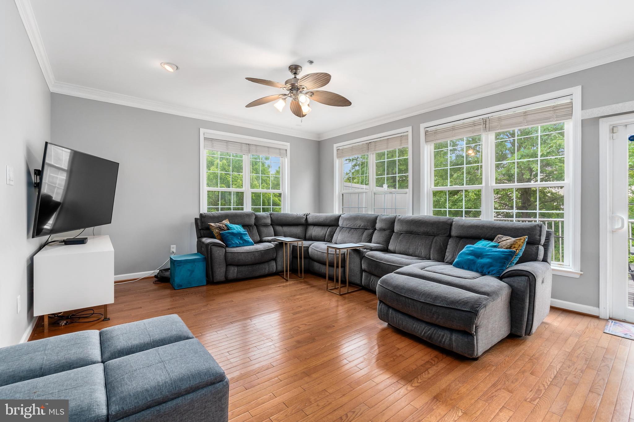 12731 EXCHANGE ROW 54