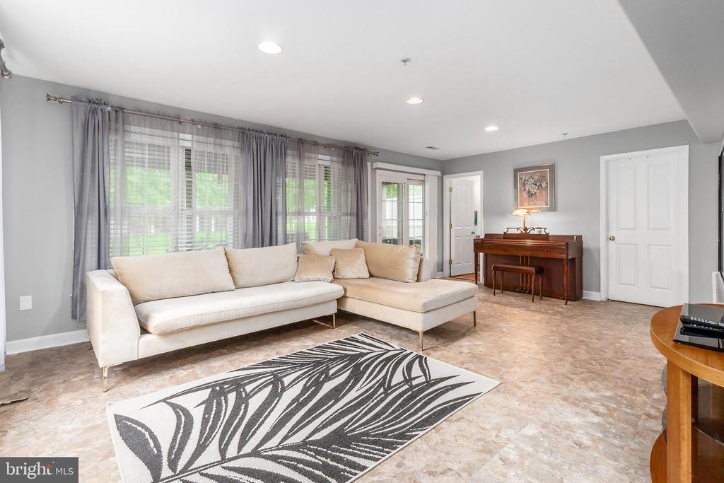 12731 EXCHANGE ROW 54