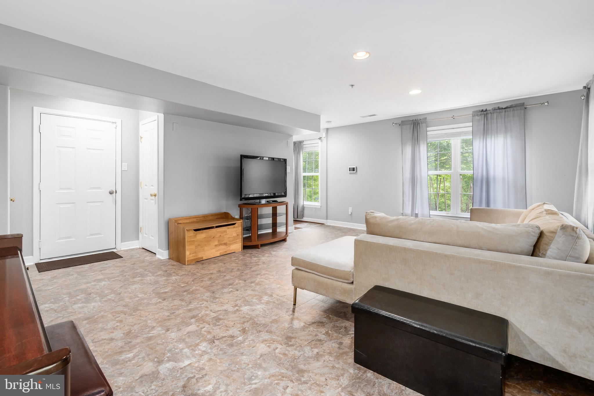 12731 EXCHANGE ROW 54