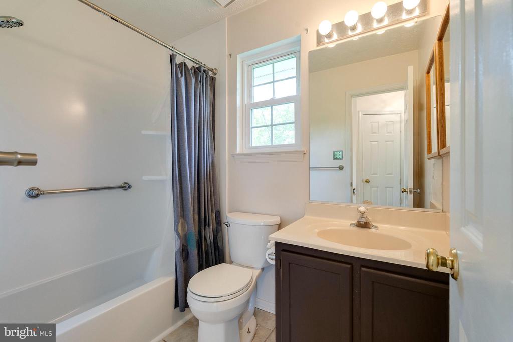 13830 LORD FAIRFAX PLACE