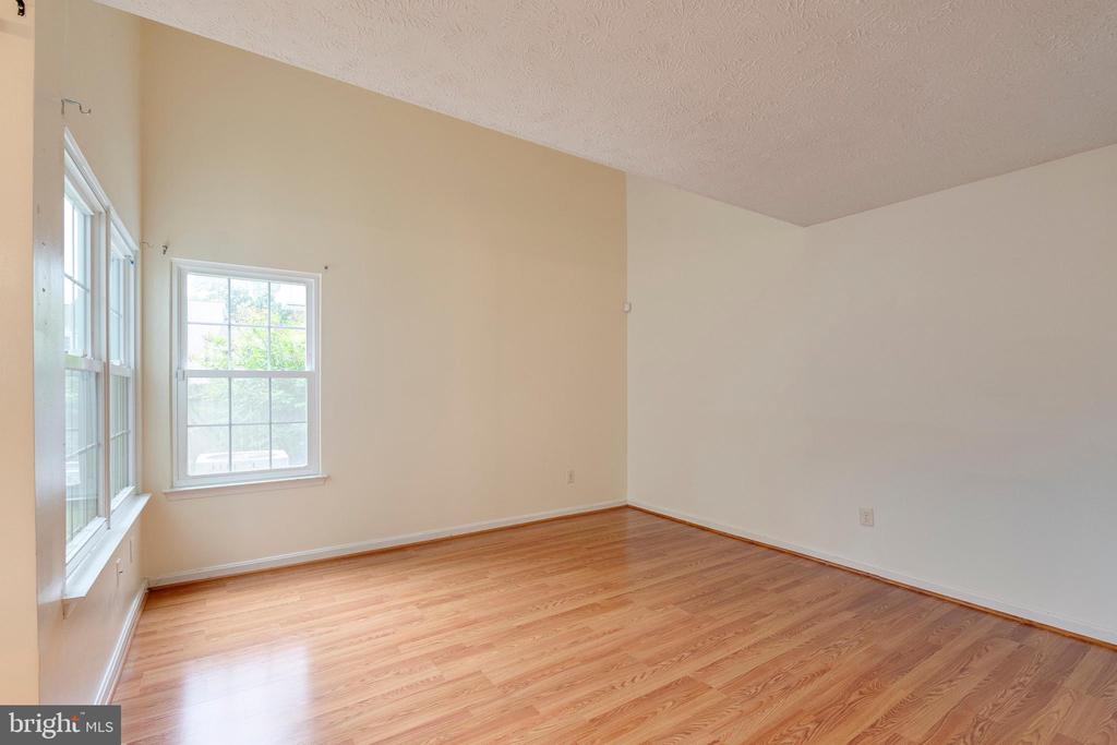 13830 LORD FAIRFAX PLACE
