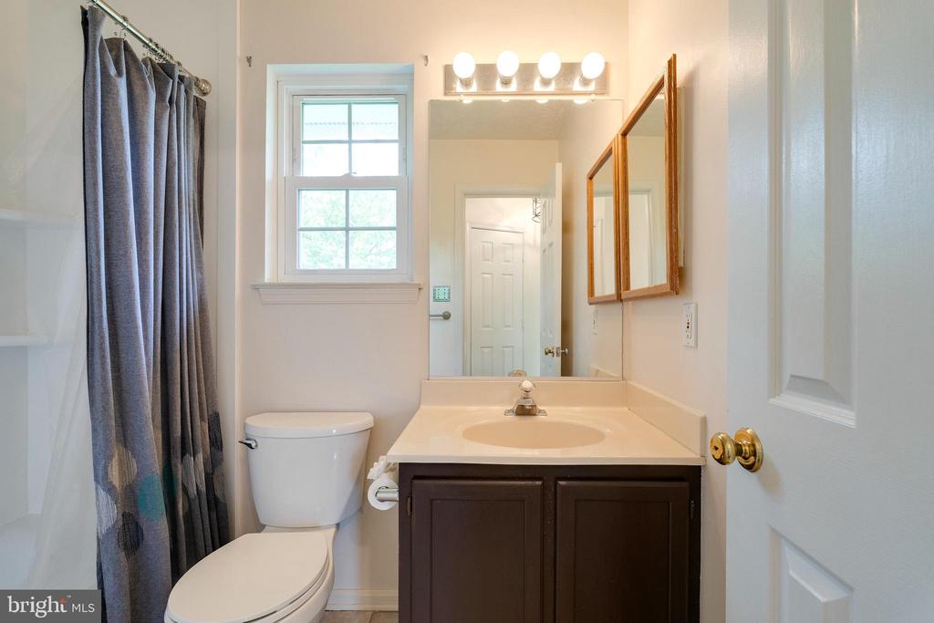 13830 LORD FAIRFAX PLACE
