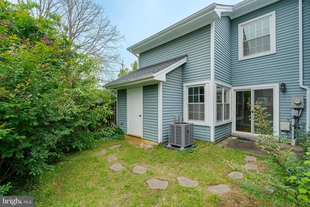 13830 LORD FAIRFAX PLACE
