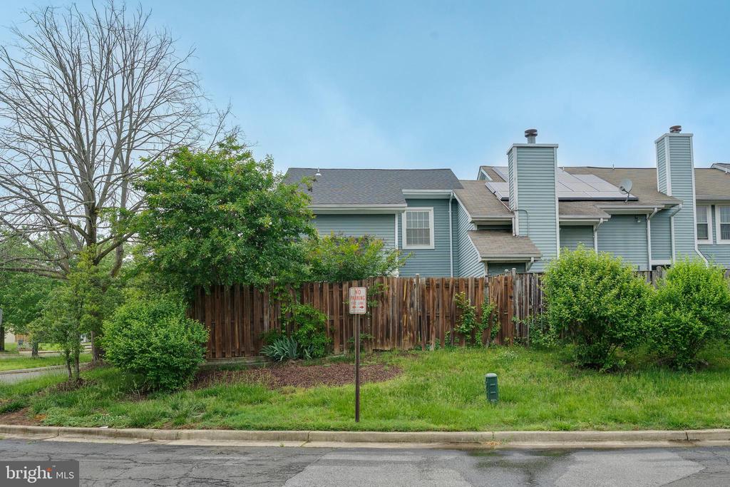 13830 LORD FAIRFAX PLACE